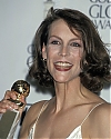 JamieLeeCurtis-GoldenGlobes-017.jpg